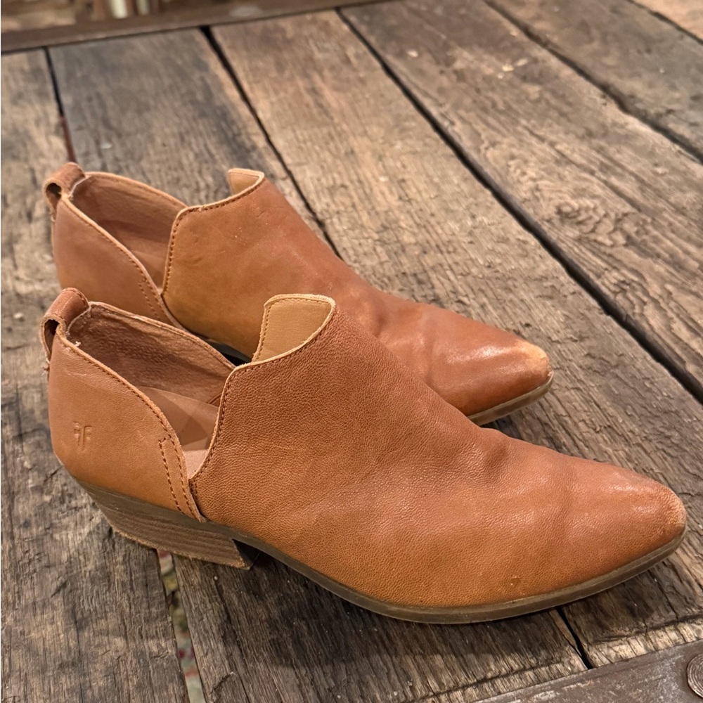 Frye Rowen Slip On Leather Shooties Cognac Pointy Booties 7.5